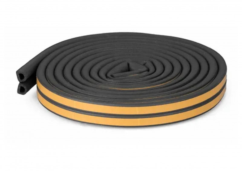 Уплотнитель бытовой резиновый WALLS Р-профиль самоклеющийся черный 10м